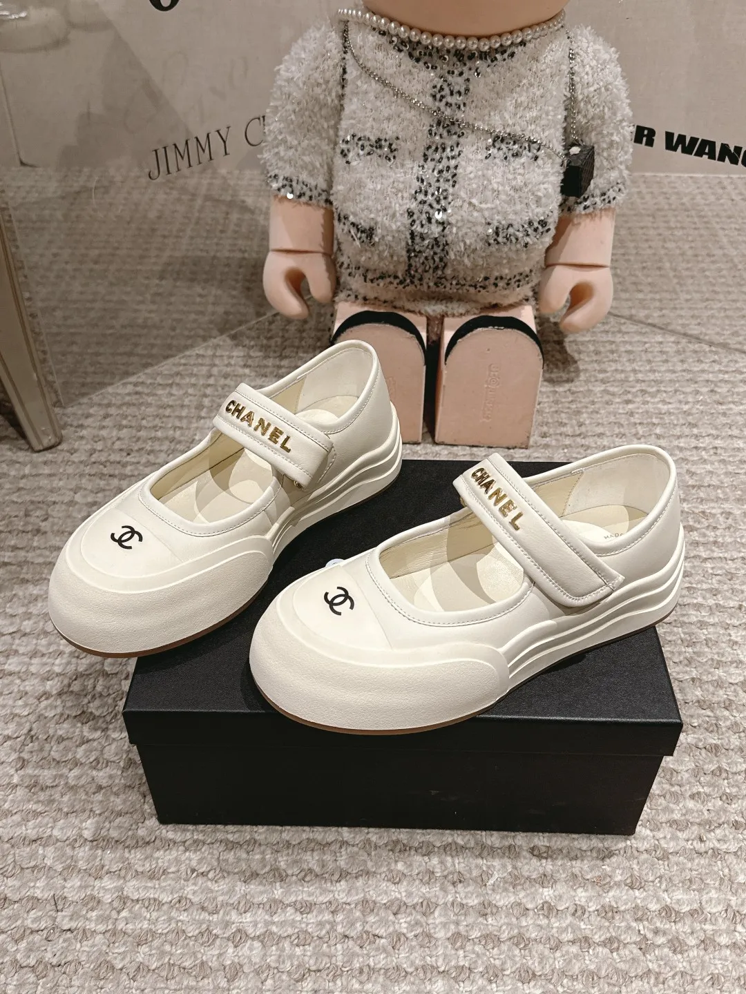 👟👟Ex-factory price 600👟👟 Chanel 25k new counter shoes, ceiling top quality [proud] This shoe is really a lucky star for small people, thick sole 5cm, more refined, rhombus, slim legs, the key is very comfortable upper foot: imported cowhide, lining: leather lining, outsole: genuine molded TPU outsole ~ 5cm heel height Size: 35-40 (41 made to order, non-refundable)